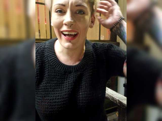 Capturi de ecran de difuzare Pinkthehawk