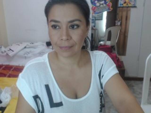 Capturi de ecran de difuzare playfullbodyx