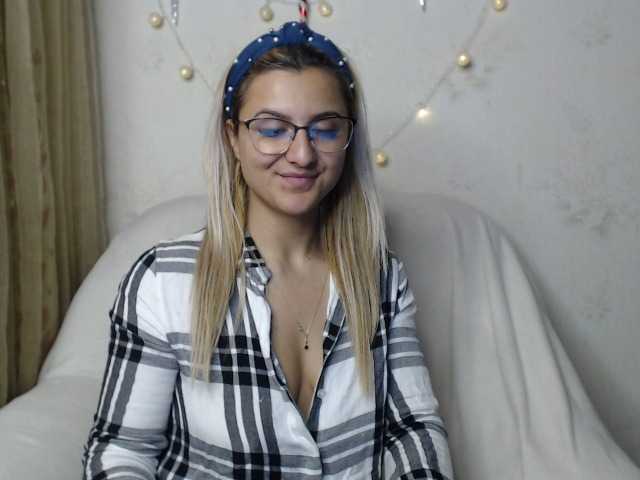 Fotografii PlayfulNicole Lets meet better and lets have some fun :) Lush is on :) Offer me pleasure with your *****s ;) follow me