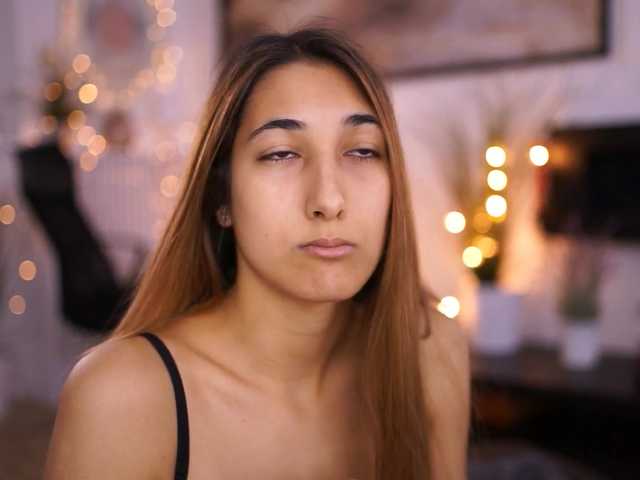 Capturi de ecran de difuzare PocahotASS