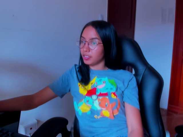 Capturi de ecran de difuzare PocahotASS