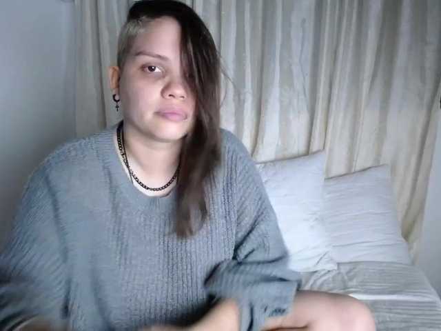 Fotografii PoliyTaty poli wants to lick all my body help her to reach the goal 0