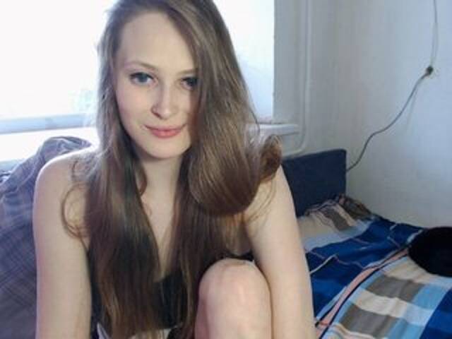 Capturi de ecran de difuzare Cutelioness