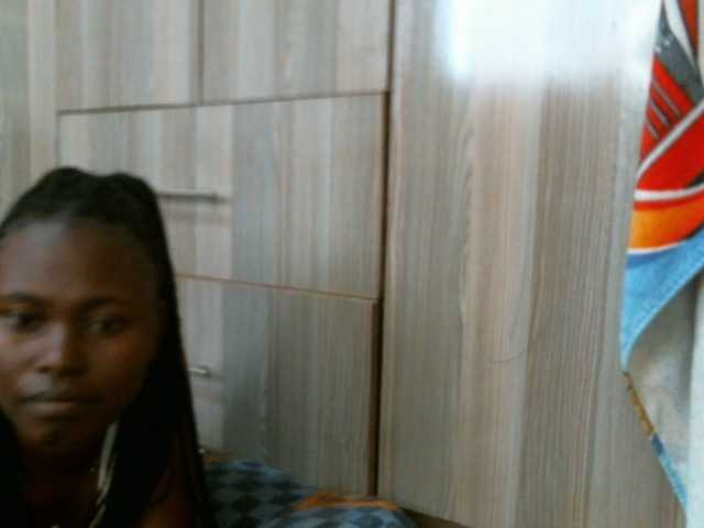 Capturi de ecran de difuzare Pretty-tatiana