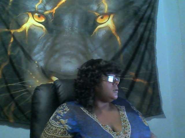 Capturi de ecran de difuzare PrettyBlacc