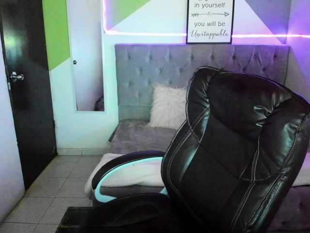 Capturi de ecran de difuzare Princesqueen