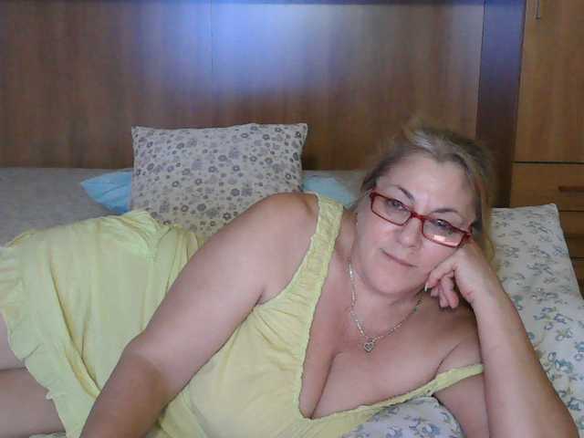 Fotografii Mary_sweet MATURE WOMAN(60 years-)#MILF#BIG TITS NATURAL#HAIRY PUSSY#SMOKER#Guys press on the heart from the right angle if you like me#C2C IN PRV,GROUP OR IN CHAT FOR 199TKS(5MIN)#PM20TKS