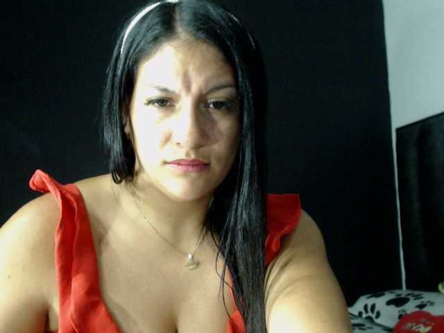 Capturi de ecran de difuzare Queen-karina
