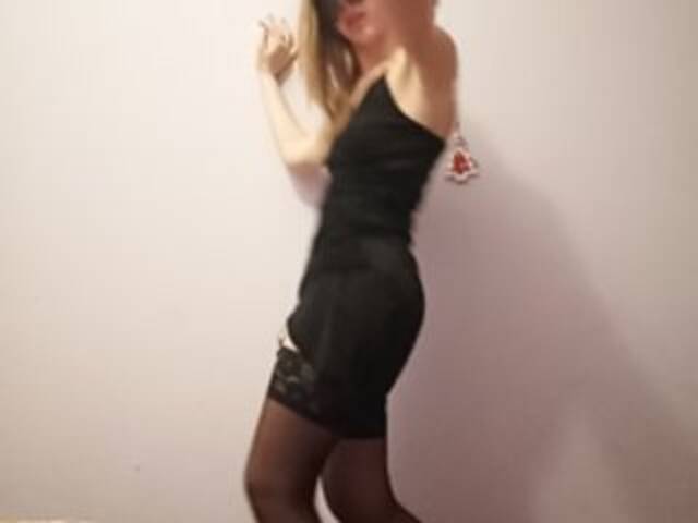 Capturi de ecran de difuzare Superhotgirl