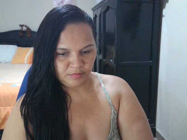 Capturi de ecran de difuzare QueenNight