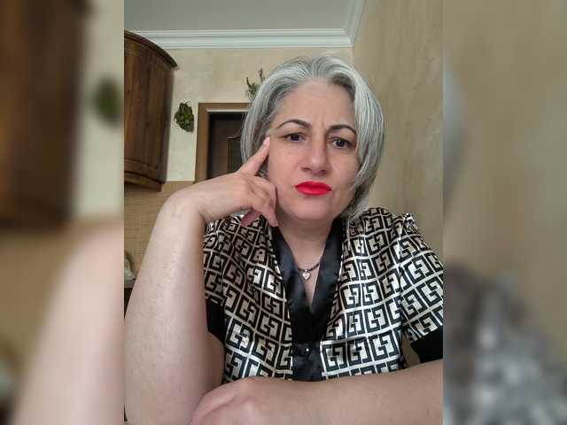 Capturi de ecran de difuzare QueenSusana