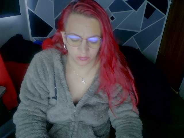 Fotografii redhair805 Welcome guys... my sexuality accompanied by your vibrations make me very horny