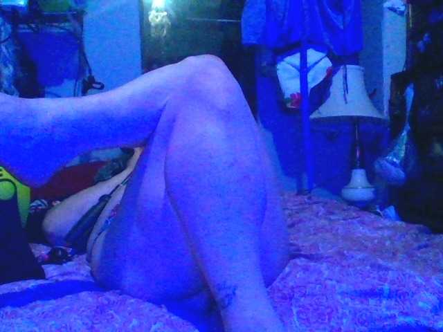 Fotografii KepiCarter Watch me get #hot and #sweaty while I redo my #camroom make me #cum and have #multiple #orgasms #BBW #MILF #voyer