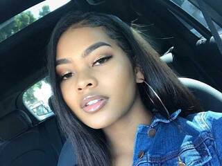 Chat video erotic reinelia21