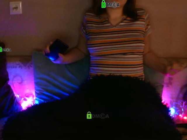 Capturi de ecran de difuzare Renesmay