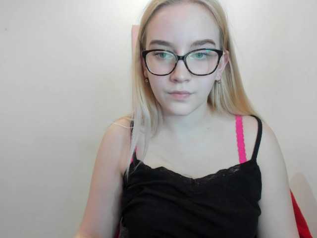 Fotografii rikkisix69 Hi guys :) My name is Rikki, my biggest strengths are my #bigtits, and #ass. Im still #teen, and #new here, and very #shy too. ;)