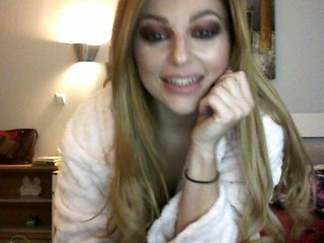 Capturi de ecran de difuzare RoseRosey