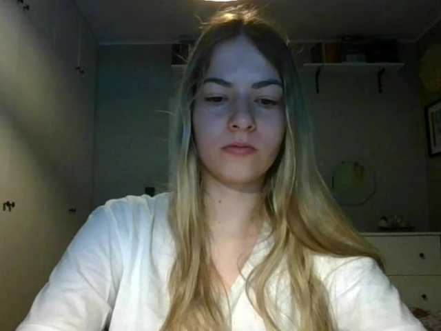 Capturi de ecran de difuzare RosieJune