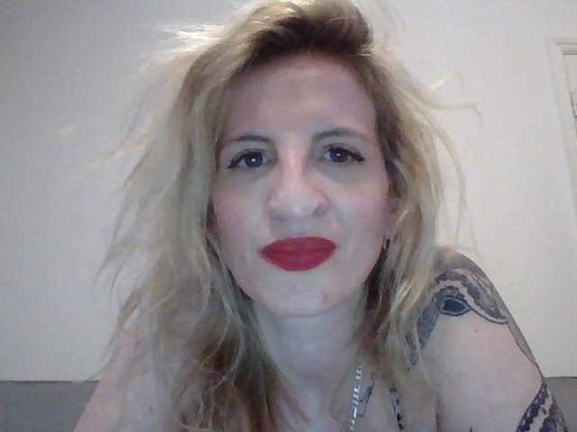 Capturi de ecran de difuzare Rosymara