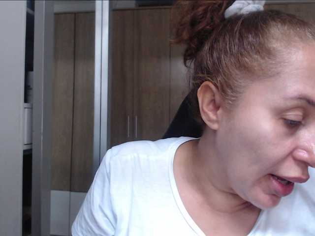 Capturi de ecran de difuzare RoxanaMilf