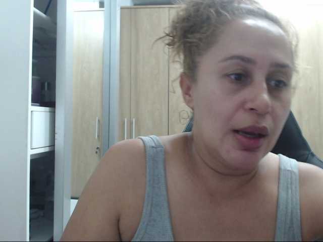 Capturi de ecran de difuzare RoxanaMilf