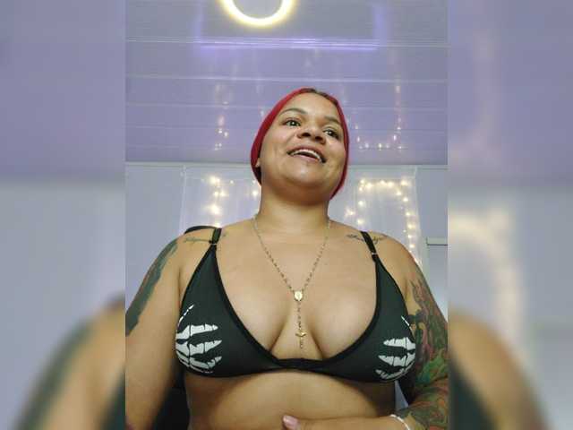 Fotografii SaamyRed HEY GUYS MY WET PUSSY LOVES VIBRATIONS, MAKE ME MOAN AND SCREAM WITH PLEASURE, I'M READY FOR YOU #curvy #bigass #squirt #cum #anal