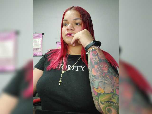 Fotografii SaamyRed Hello guys, today I am in my work office, we are going to have a good time but without making a lot of noise, my love Lush is on, send me vibrations and make me moan of pleasure #curvy #bigass #squirt #cum #anal