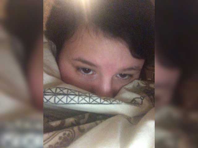 Capturi de ecran de difuzare SaanviUwU