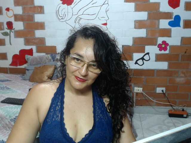 Fotografii SaimaJayeb Sound during the PVT or tkns show here !!!! I love man flirtatious and very affectionate *** Make me vibrate and my Squirt is ready for you ***#lovense #squirt #mature #hairy #anal #pvt