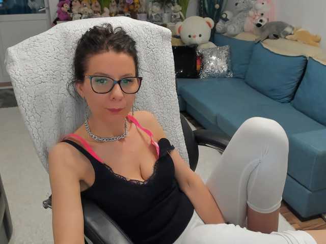 Fotografii SalomeJade Welcome my guys#pvt#lovense#ohmibod#it makes me smile and wet).any tips is ***you!