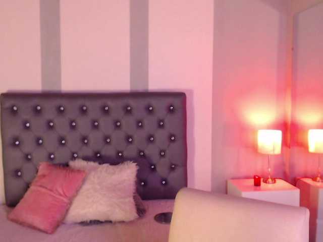 Capturi de ecran de difuzare SamantaBrown