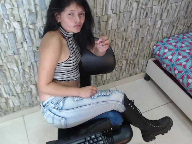 Capturi de ecran de difuzare SAMANTHAA18