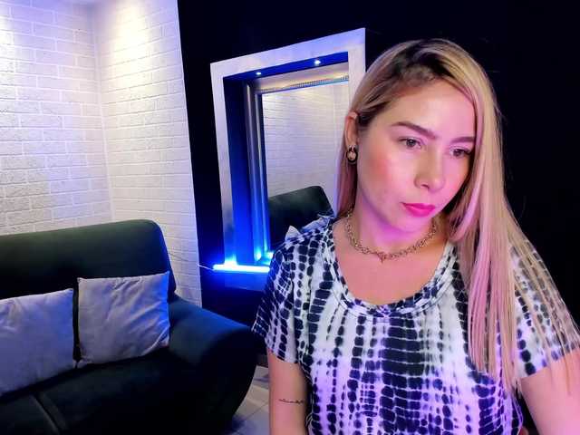 Capturi de ecran de difuzare SamanthaMoor1