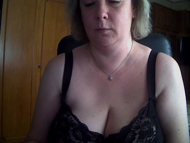 Capturi de ecran de difuzare SamiraRose