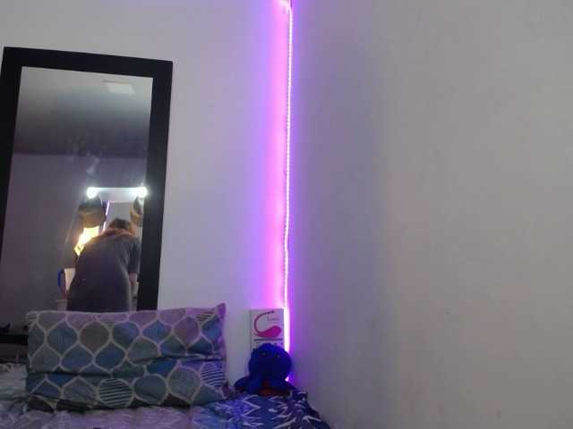 Capturi de ecran de difuzare Sammyviolet