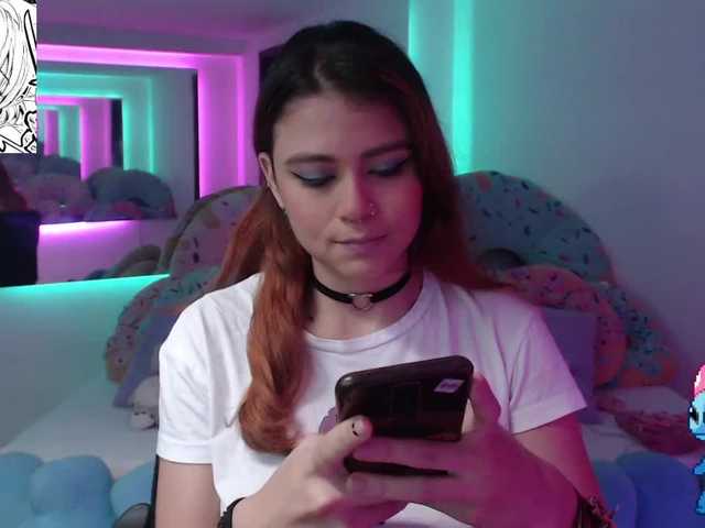 Capturi de ecran de difuzare SaraClover