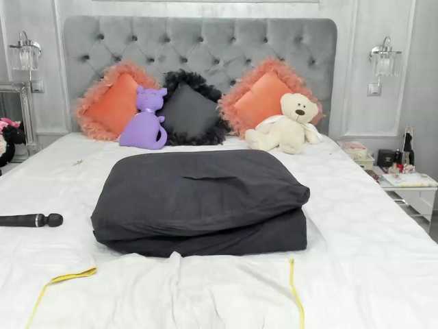 Capturi de ecran de difuzare SaraJennyfer