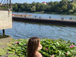 Chat video erotic SarraMelluBabe