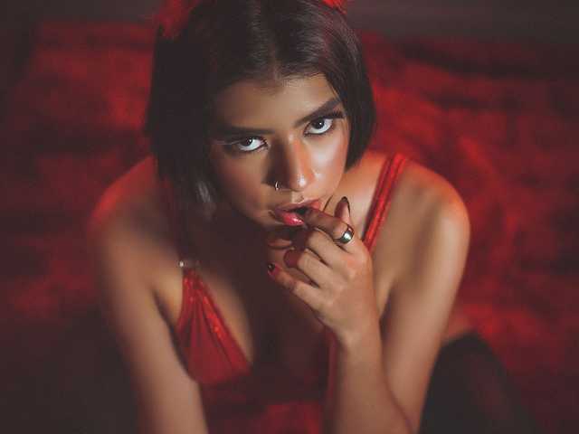 Fotografie a profilului Scarleet-Fox