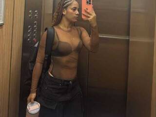 Chat video erotic SeleneRouge