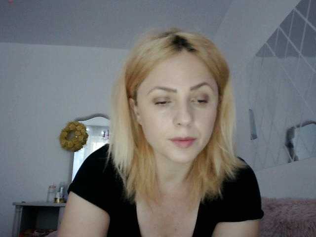 Capturi de ecran de difuzare SerenaQuinn