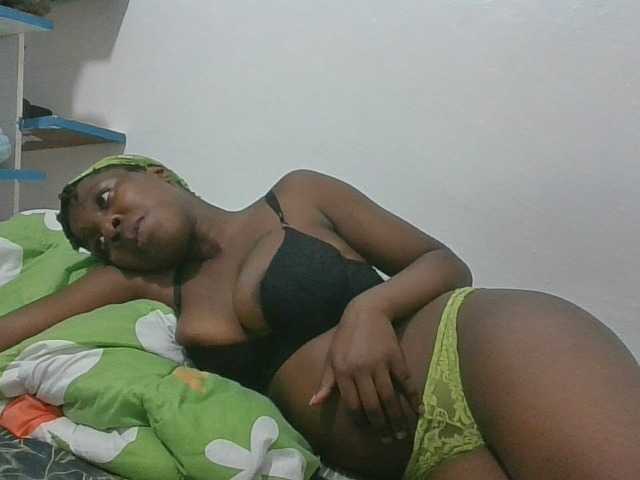 Capturi de ecran de difuzare Sexyletisha