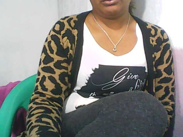 Capturi de ecran de difuzare sexymom330