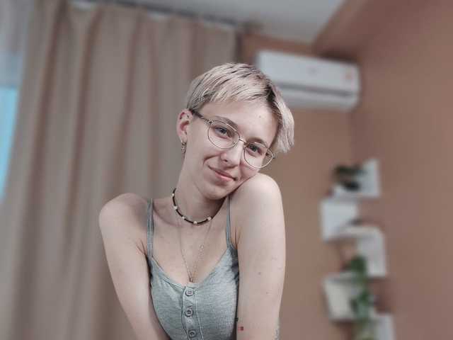 Fotografie a profilului SharliRose