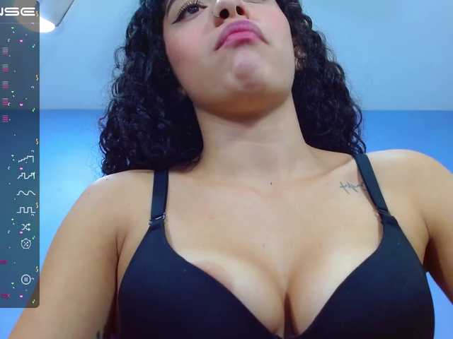 Capturi de ecran de difuzare MiiaTaylor