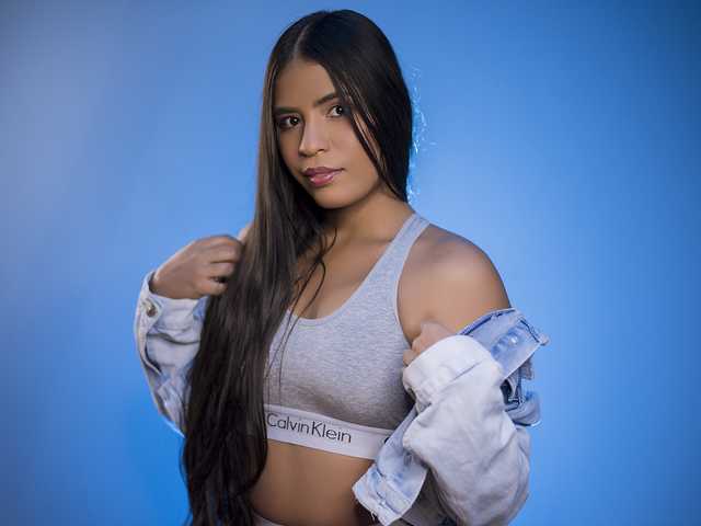 Fotografie a profilului Shay-mitchell
