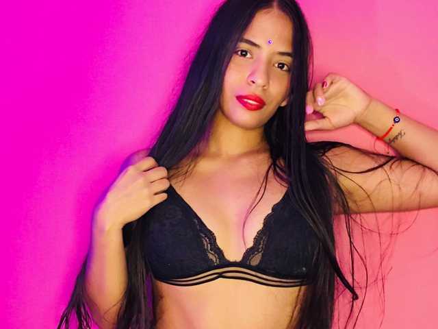Fotografie a profilului Shay-mitchell