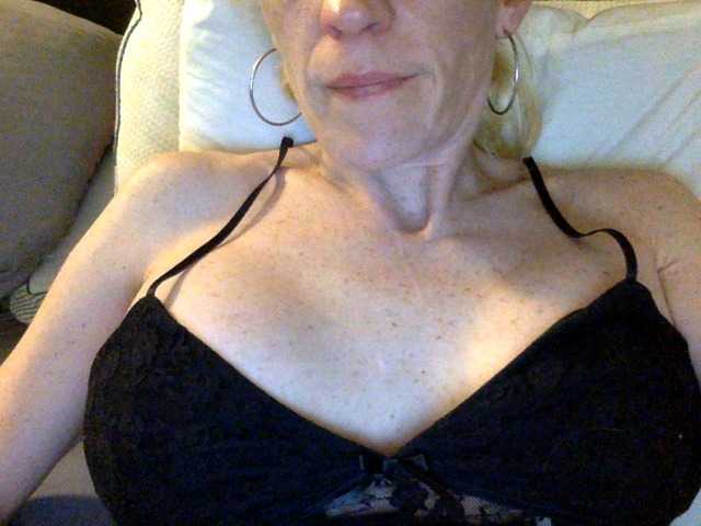 Capturi de ecran de difuzare Shellyjohhny