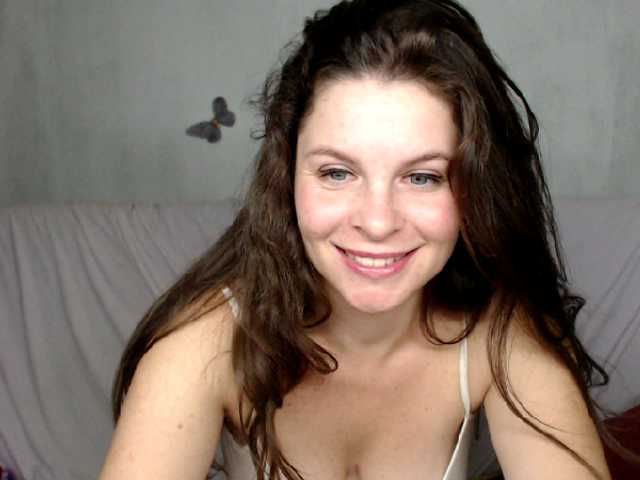 Capturi de ecran de difuzare SindyBabyDoll