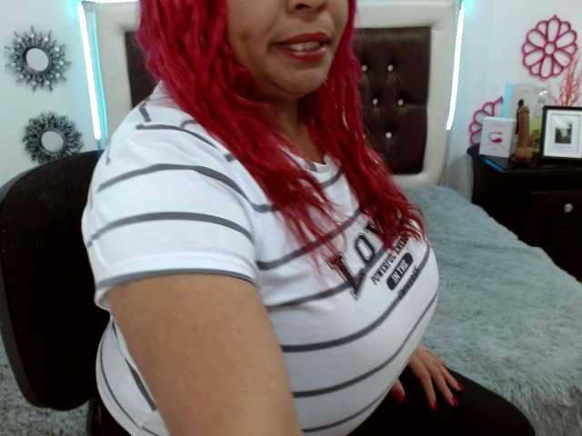 Capturi de ecran de difuzare Siren-boobs